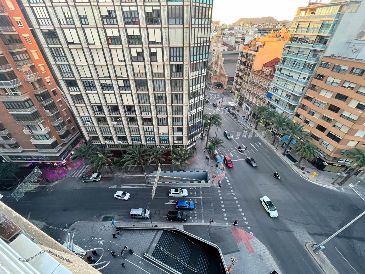 Amplio apartamento en pleno corazón de Alicante Exterior foto